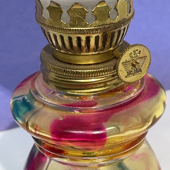 Vintage MCM 1950s Miniature Kerosene Oil Lamp "Bar" Lattern with Painted Glass! - Picture 2 of 9